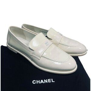 Chanel CC Logo White Patent Leather Loafers Moccasins Flats NWOT Slipper Shoes